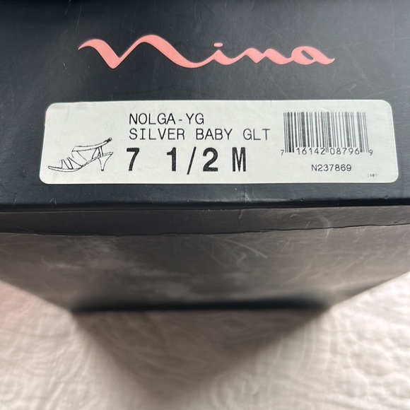 Woman  Nina  silver sandals  size 7.5 - Picture 5 of 5